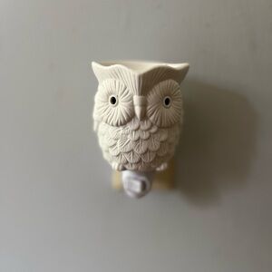 Scentsy Cream Owl Wall Wax Warmer Decor